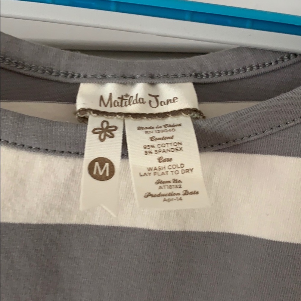 Matilda Jane tee size medium EUC grey stripes - Picture 2 of 3